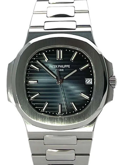 Patek Philippe Nautilus Jumbo 5711/1A-010 ungetragen aus 2019 D-Papiere