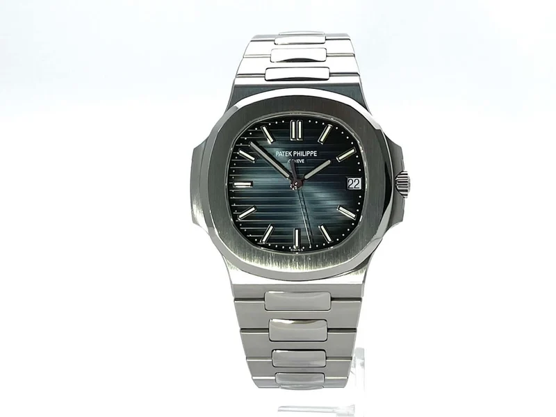 Patek Philippe Nautilus Jumbo 5711/1A-010 ungetragen aus 2019 D-Papiere