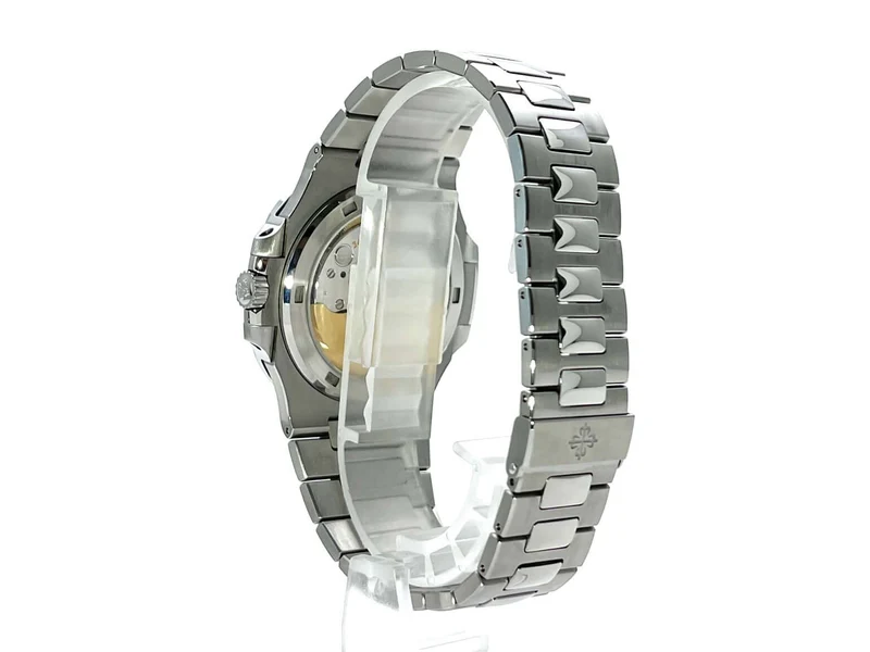 Patek Philippe Nautilus Jumbo 5711/1A-010 ungetragen aus 2019 D-Papiere