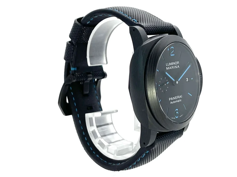 Panerai Luminor Marina 44 Carbotech PAM01661 aus 2021