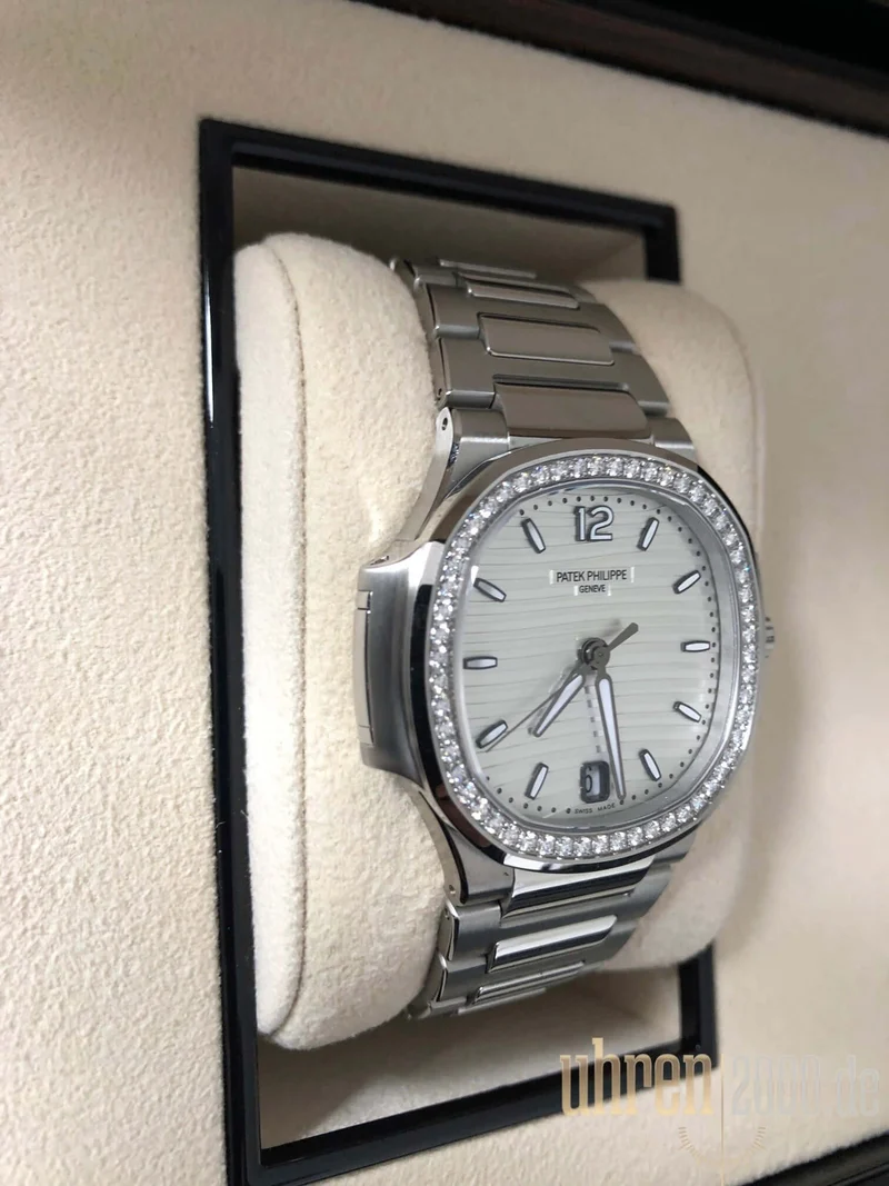 Patek Philippe Nautilus Ladies Ref. 7118/1200A-010