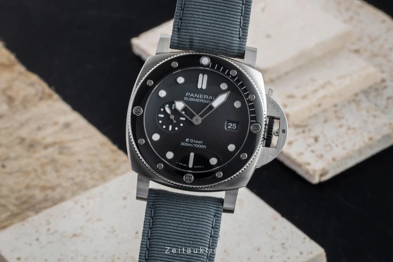 Panerai Submersible steel automatic men's watch PAM01288 LP: 11800EUR [2602991]