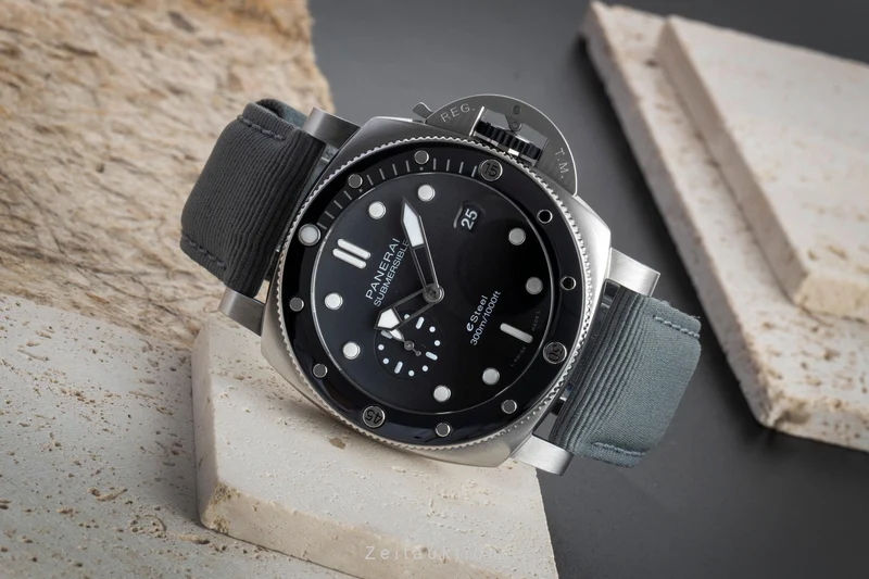 Panerai Submersible steel automatic men's watch PAM01288 LP: 11800EUR [2602991]