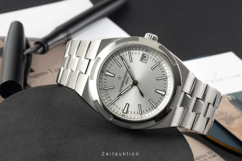 Vacheron & Constantin Overseas steel automatic men's watch 4500V/110A-B126 LP: 27900EUR [2602956]