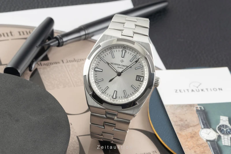Vacheron & Constantin Overseas steel automatic men's watch 4500V/110A-B126 LP: 27900EUR [2602956]