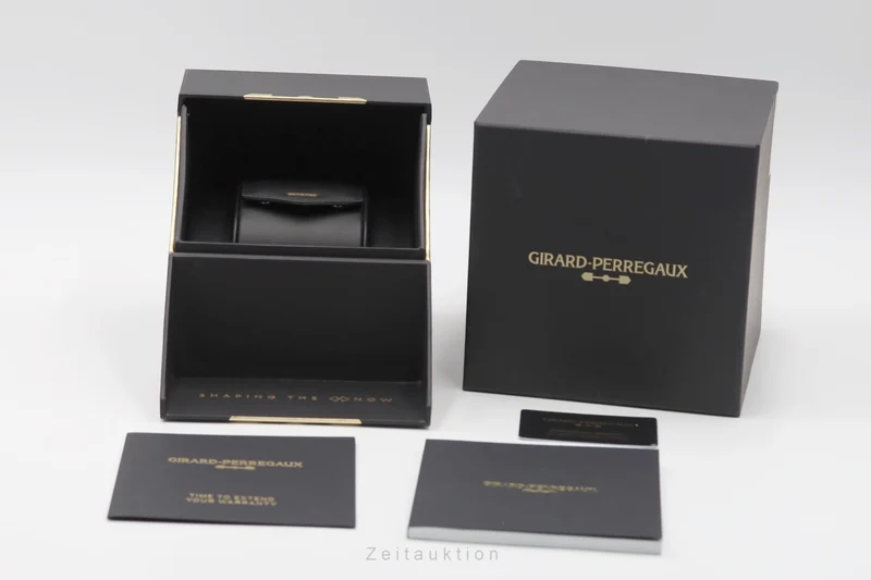 Girard Perregaux Laureato chronograph steel automatic men's watch 81020-11-631-11A LP: 19400EUR [2602826]