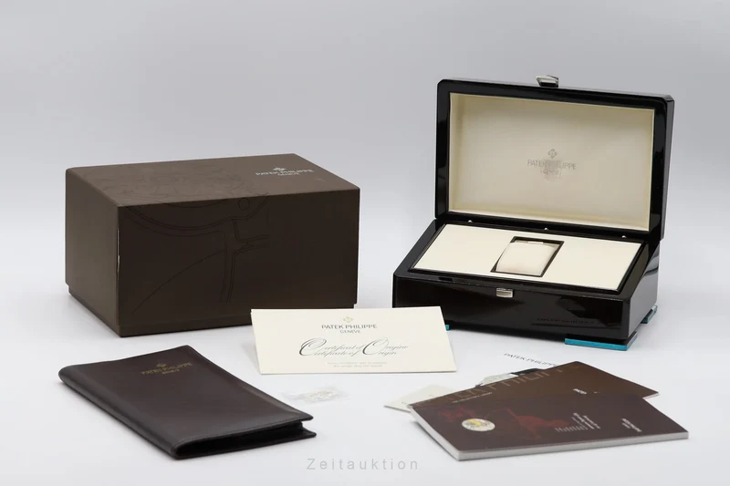 Patek Philippe Calatrava 18 ct white gold automatic men's watch 5296G-010 LP: 43802EUR [2602775]