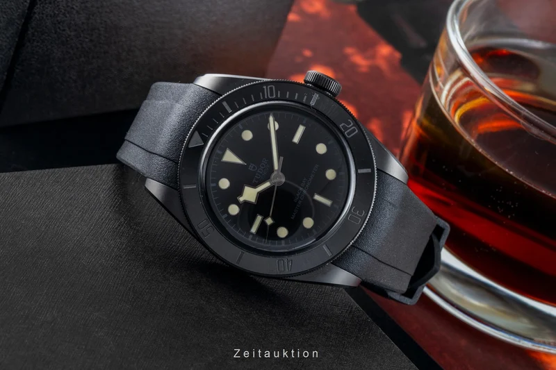 Tudor Black Bay ceramic / steel automatic men's watch 79210CNU LP: 5570EUR [2602680]