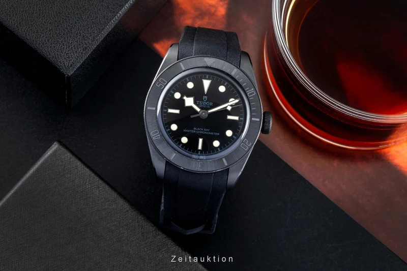 Tudor Black Bay ceramic / steel automatic men's watch 79210CNU LP: 5570EUR [2602680]