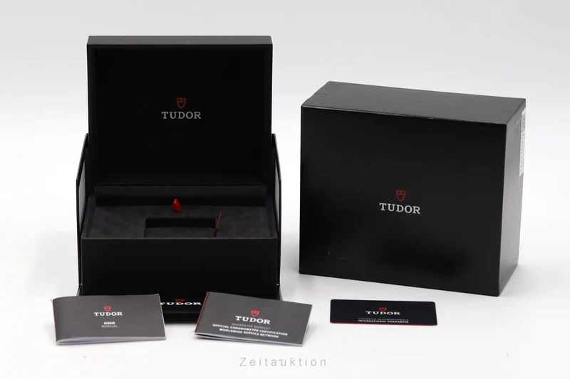 Tudor Black Bay ceramic / steel automatic men's watch 79210CNU LP: 5570EUR [2602680]