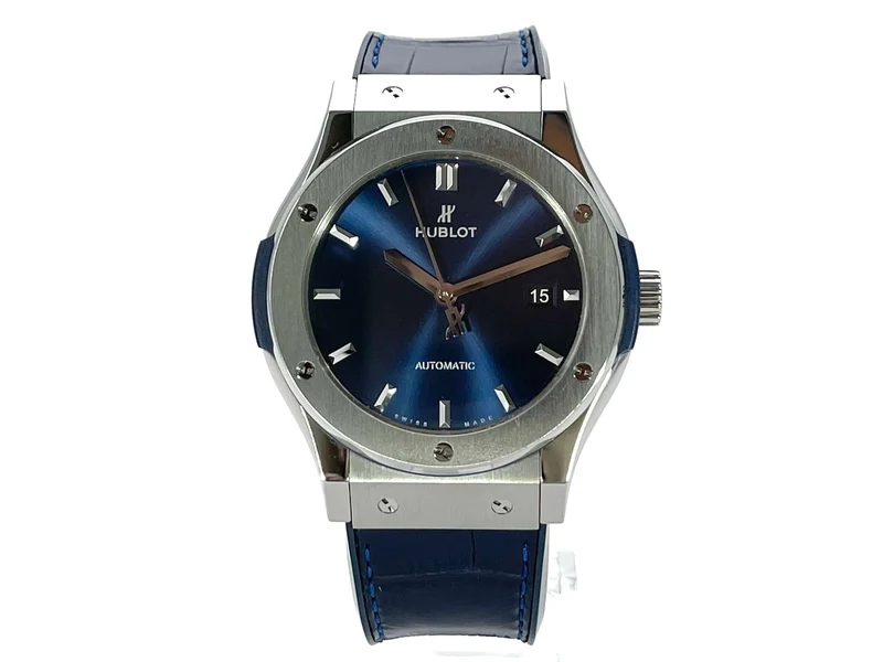 Hublot Classic Fusion Titanium 42 Blue 542.NX.7170.LR aus 2015 D-Papiere