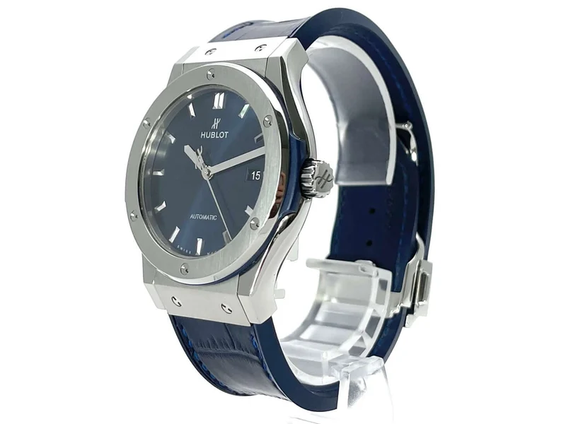 Hublot Classic Fusion Titanium 42 Blue 542.NX.7170.LR aus 2015 D-Papiere