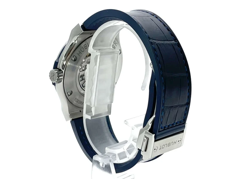 Hublot Classic Fusion Titanium 42 Blue 542.NX.7170.LR aus 2015 D-Papiere