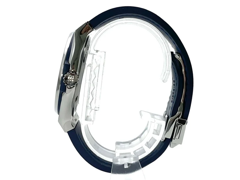 Hublot Classic Fusion Titanium 42 Blue 542.NX.7170.LR aus 2015 D-Papiere