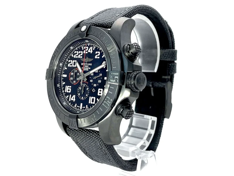 Breitling Super Avenger II Black Steel M2233010 Limited Edition aus 2014 D-Papiere