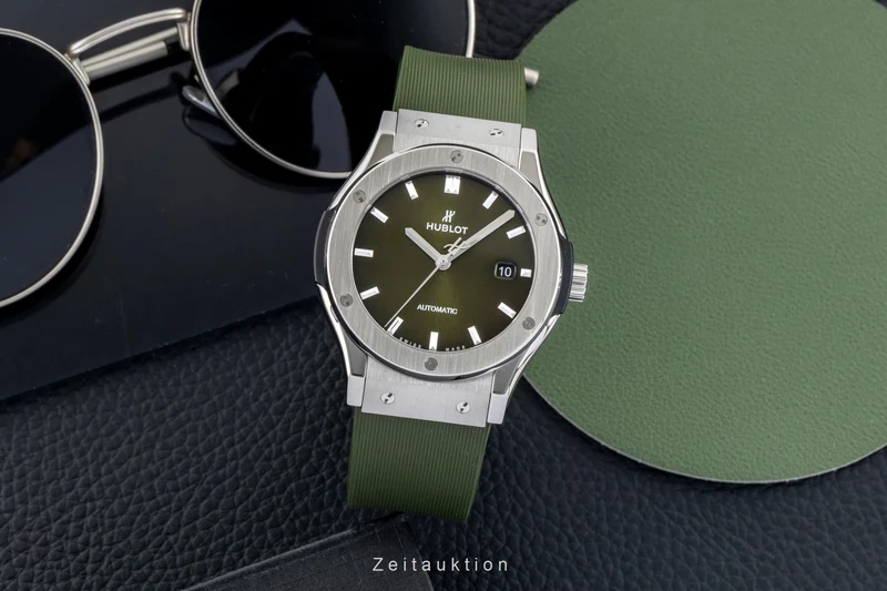 Hublot Classic Fusion titanium automatic men's watch 542.NX.8970.RX LP: 8500EUR [2602728]