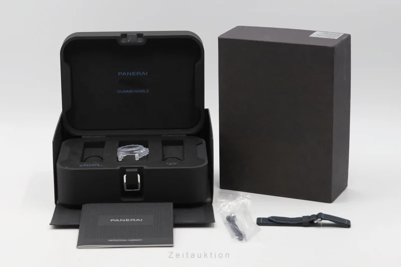 Panerai Submersible steel automatic men's watch PAM01068 LP: 12200EUR [2602785]