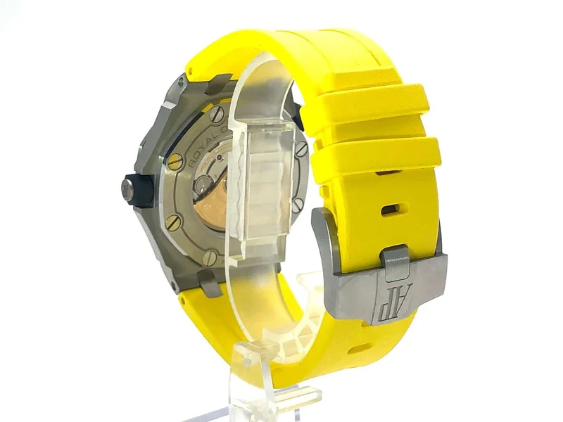 Audemars Piguet Royal Oak Offshore Diver 15710ST.OO.A027CA.01 aus 2020 D-Papiere