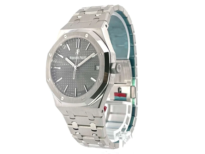 Audemars Piguet AP Royal Oak 15500ST.OO.1220ST.02 aus 2021