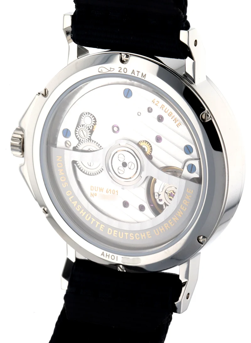 NOMOS Glashütte Ahoi neomatik 38 Datum