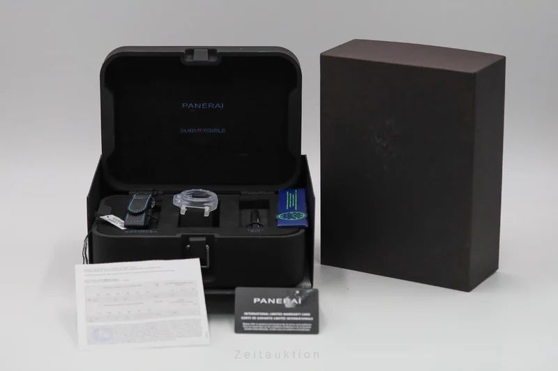 Panerai Submersible steel automatic men's watch PAM00973 LP: 9700EUR [2601954]