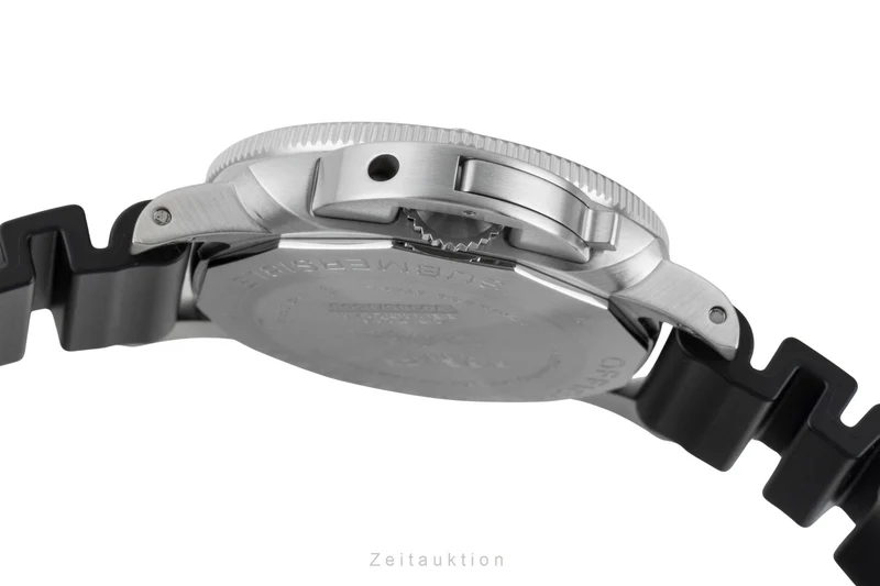 Panerai Submersible steel automatic men's watch PAM00973 LP: 9700EUR [2601954]
