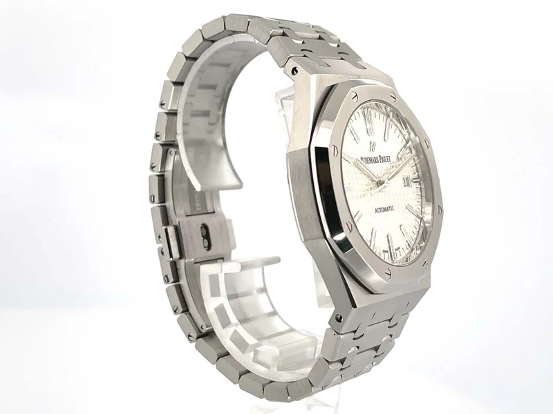 Audemars Piguet AP Royal Oak 15400ST.OO.1220ST.02 aus 2018