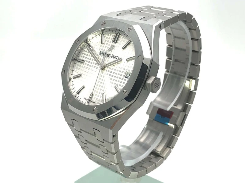 Audemars Piguet AP Royal Oak 15500ST.OO.1220ST.04 aus 2020