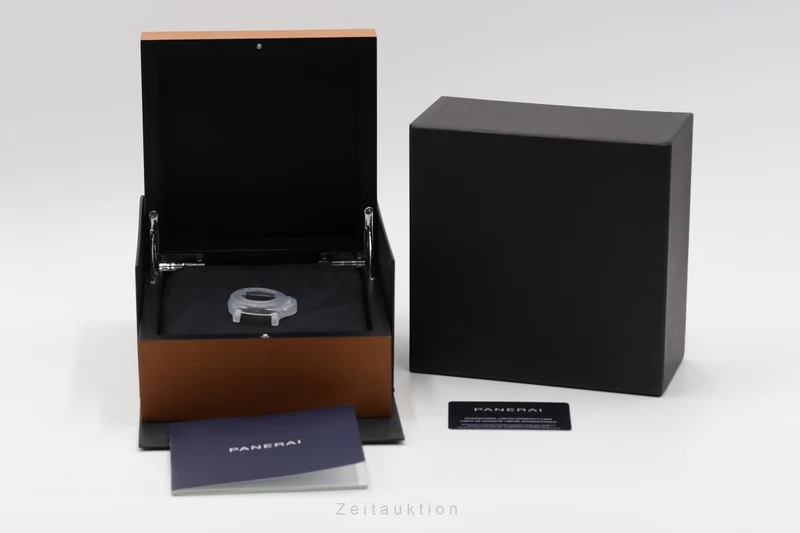 Panerai Luminor steel automatic men's watch PAM01124 LP: 8600EUR [2507320]