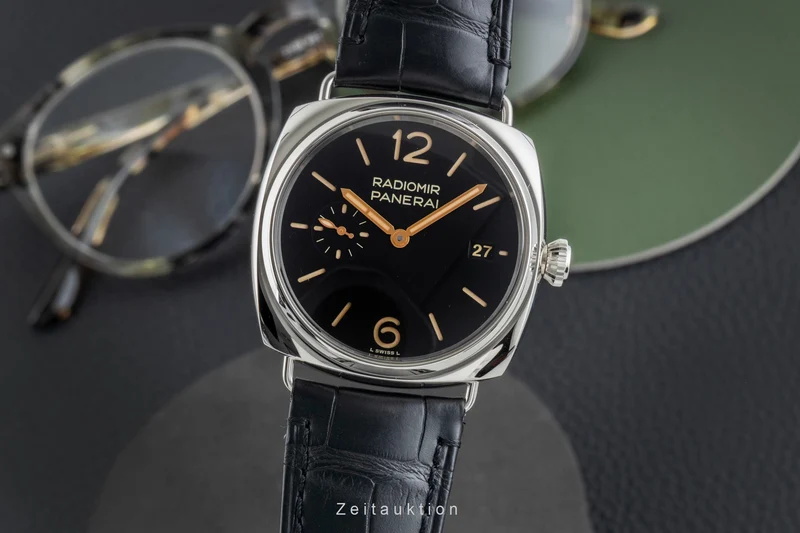 Panerai Radiomir steel automatic men's watch PAM01572 LP: 6300EUR [2602379]