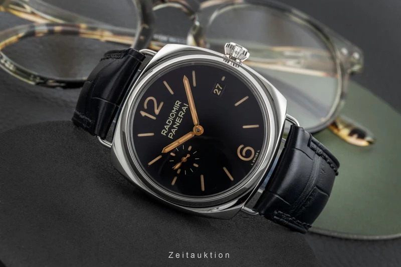 Panerai Radiomir steel automatic men's watch PAM01572 LP: 6300EUR [2602379]