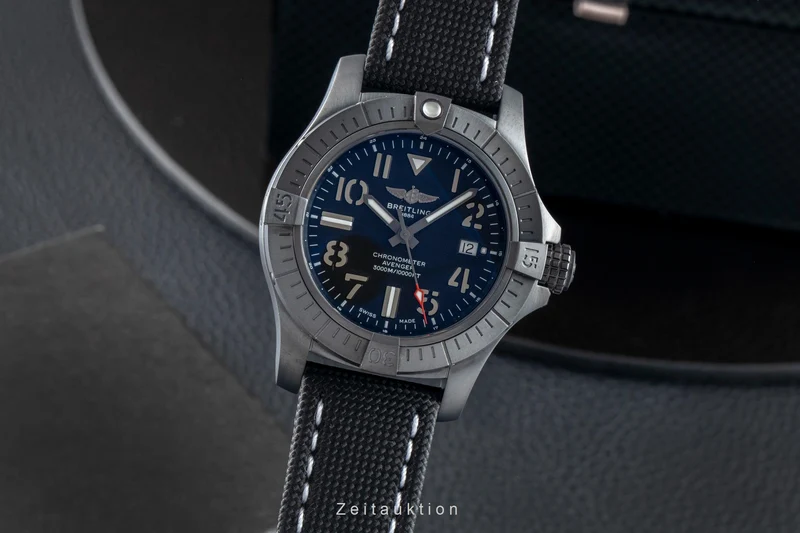 Breitling Avenger titanium automatic men's watch V17319101B1X1 LP: 5350EUR [2602118]