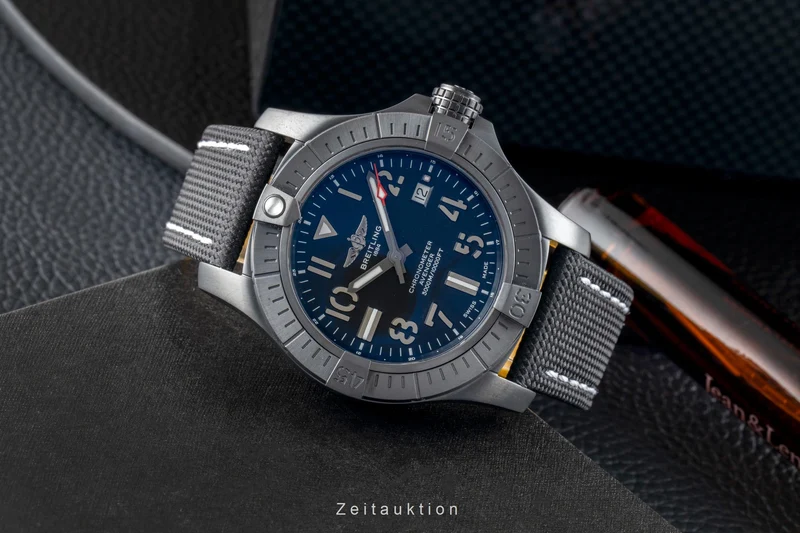 Breitling Avenger titanium automatic men's watch V17319101B1X1 LP: 5350EUR [2602118]