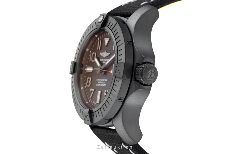 Breitling Avenger titanium automatic men's watch V17319101B1X1 LP: 5350EUR [2602118]