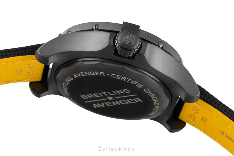 Breitling Avenger titanium automatic men's watch V17319101B1X1 LP: 5350EUR [2602118]