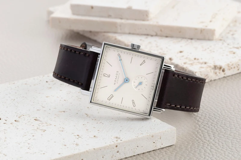 Nomos Tetra steel manual winding unisex NOMOS Tetra² Leberblümchen [2601928]