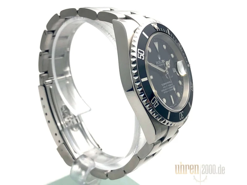 Rolex Submariner Date 16610 aus 2004 LC100