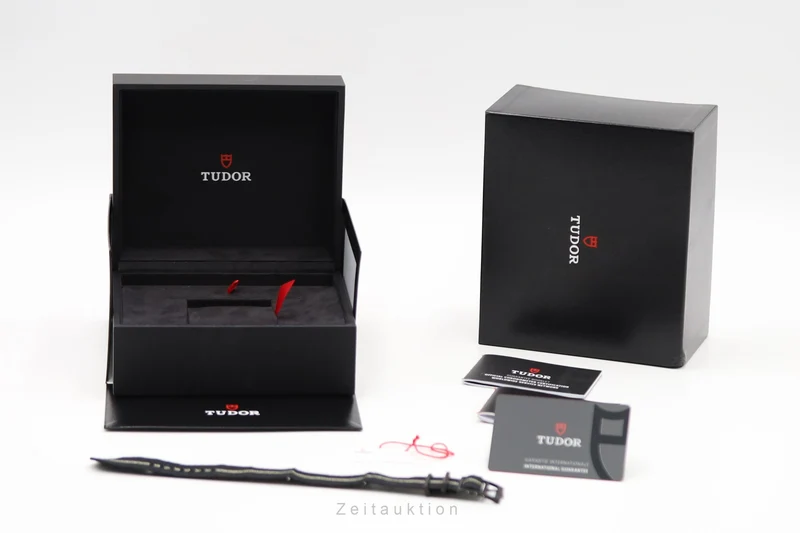 Tudor Black Bay ceramic / steel automatic men's watch 79210CNU-0001 LP: 5570EUR [2601964]