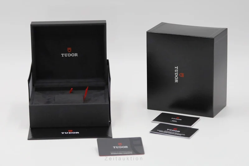 Tudor Black Bay steel automatic men's watch 79470 LP: 4610EUR [2602239]