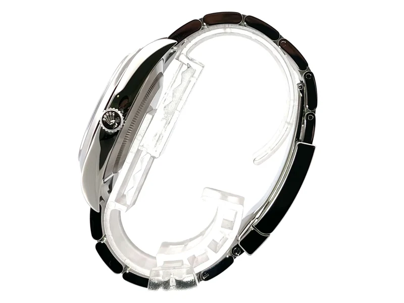 Rolex Oyster Perpetual 39 114300 Schwarz aus 2020