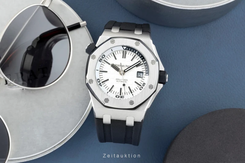 Audemars Piguet Royal Oak steel automatic men's watch 15710ST.OO.A002CA.02 LP: 30100EUR [2600936]