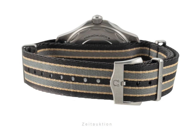 Omega Seamaster titanium automatic men's watch 210.92.42.20.01.001 LP: 9700EUR [2601636]