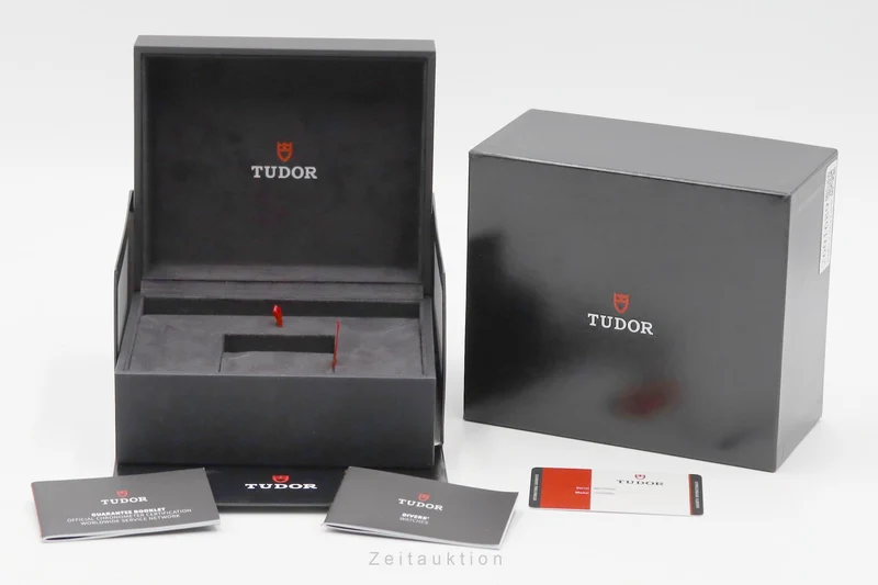 Tudor Black Bay steel automatic men's watch 79230N LP: 4740EUR [2601689]