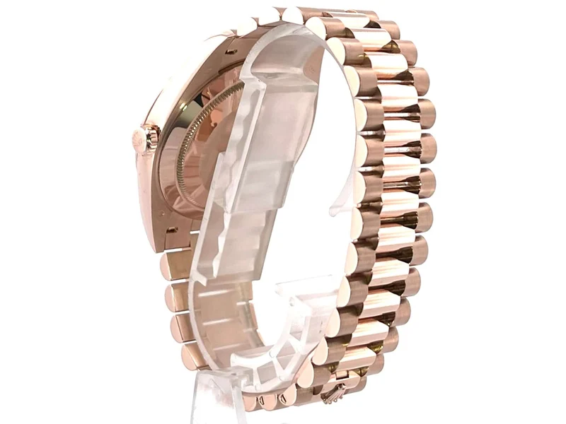 Rolex Day-Date 40 Everose-Gold 228235 Olive R aus 2020 ungetragen