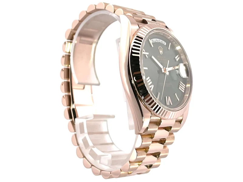 Rolex Day-Date 40 Everose-Gold 228235 Olivgrün aus 2019
