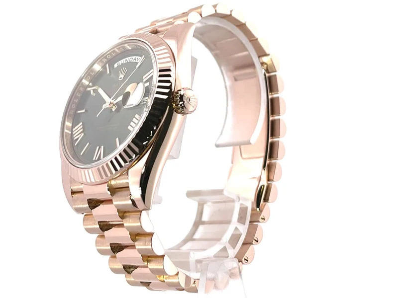 Rolex Day-Date 40 Everose-Gold 228235 Olivgrün aus 2019