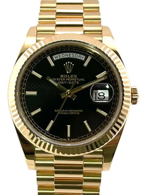 Rolex Day-Date 40 Gelbgold 228238 Schwarz aus 2019