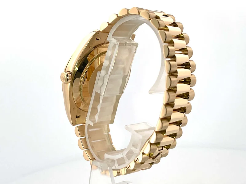 Rolex Day-Date 40 Gelbgold 228238 Schwarz aus 2019