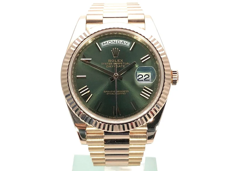 Rolex Day-Date 40 Everose-Gold 228235 Olive R aus 2020 ungetragen