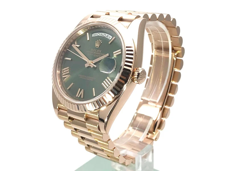 Rolex Day-Date 40 Everose-Gold 228235 Olive R aus 2020 ungetragen